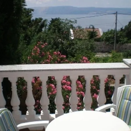 Schoenes Ferienhaus In Mit Garten, Terrasse Und Grill