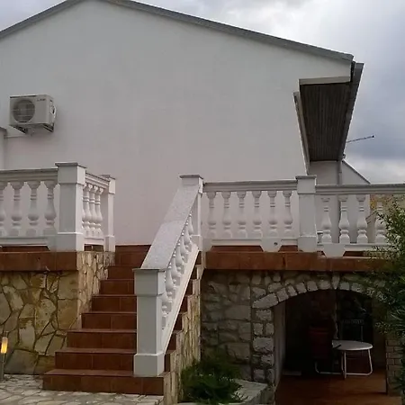Schoenes Ferienhaus In Mit Garten, Terrasse Und Grill 펜션