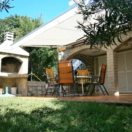 Schoenes Ferienhaus In Mit Garten, Terrasse Und Grill 펜션 노비비노돌스키