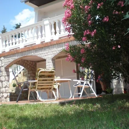 펜션 Schoenes Ferienhaus In Mit Garten, Terrasse Und Grill *
