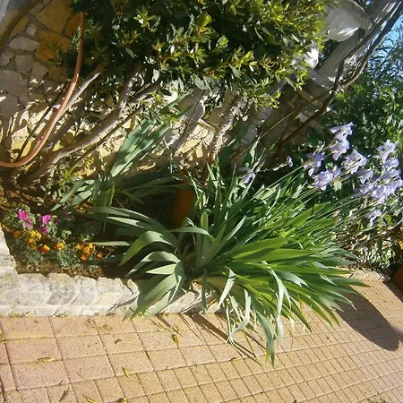 펜션 Schoenes Ferienhaus In Mit Garten, Terrasse Und Grill *